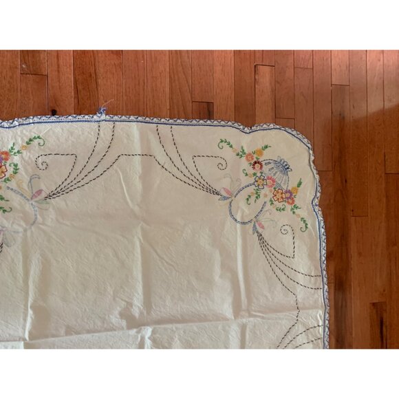 Vintage Hand-Embroidered Floral Tablecloth 39"x40" - Picture 3 of 10